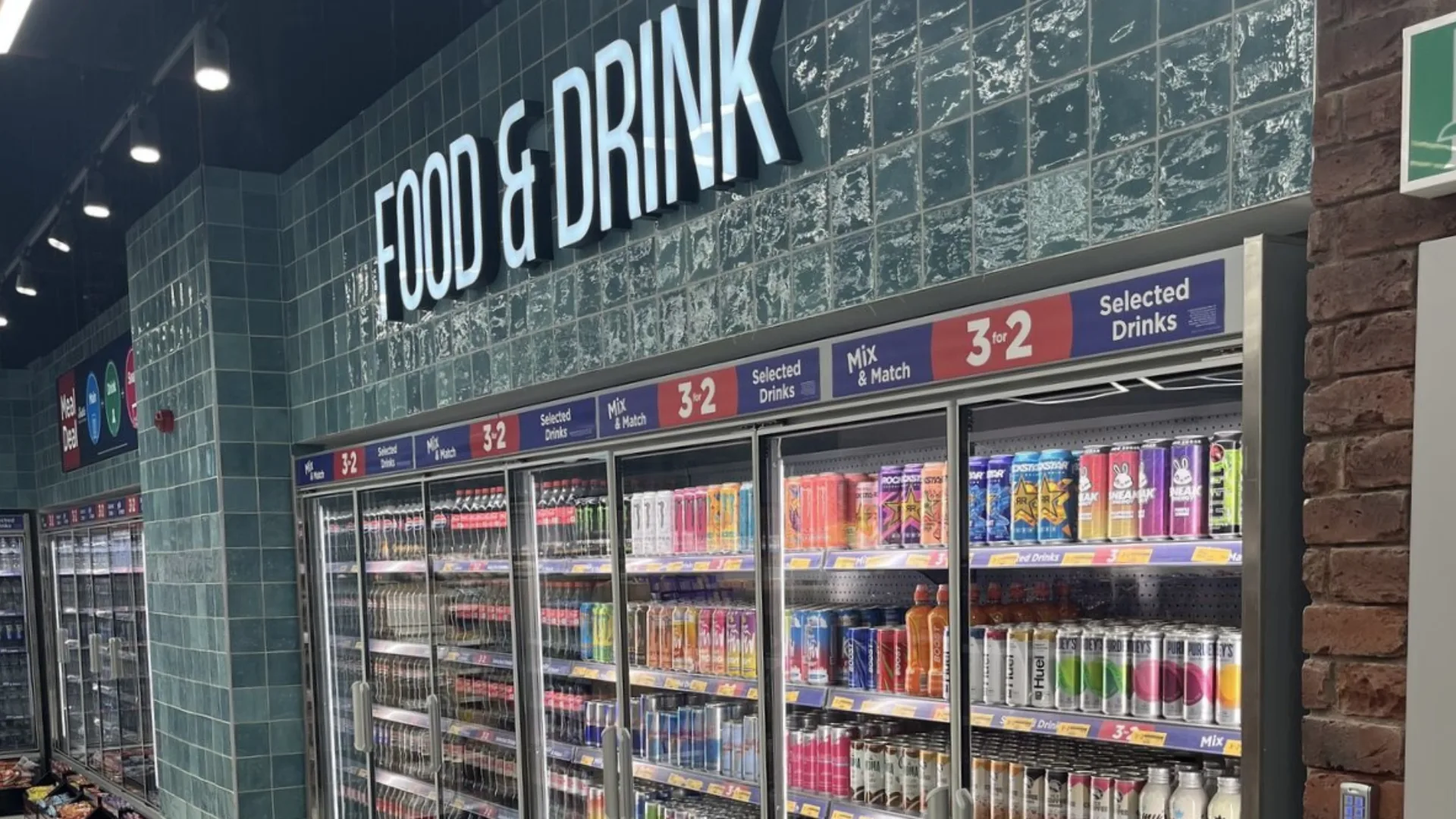 WH Smith Manchester T2